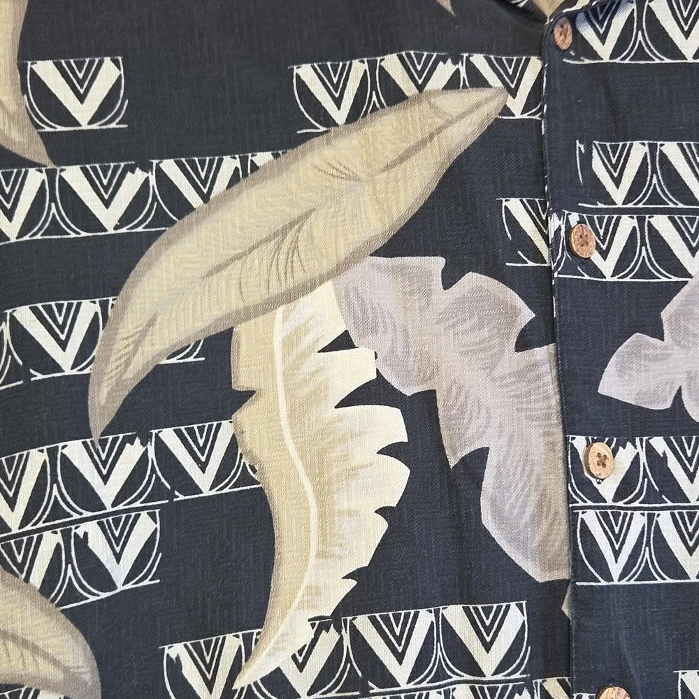 Modern Images XL 100% Silk Hawaiian Camp Shirt Black Beige Tropical Leaf Aloha